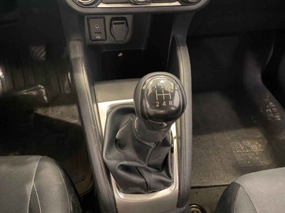 2022 Nissan Versa 4p Sense L4/1.6 Man