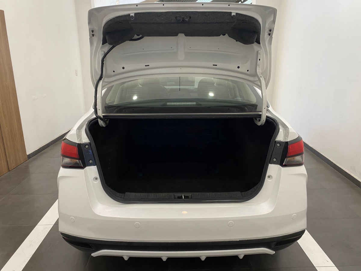 2022 Nissan Versa 4p Sense L4/1.6 Man