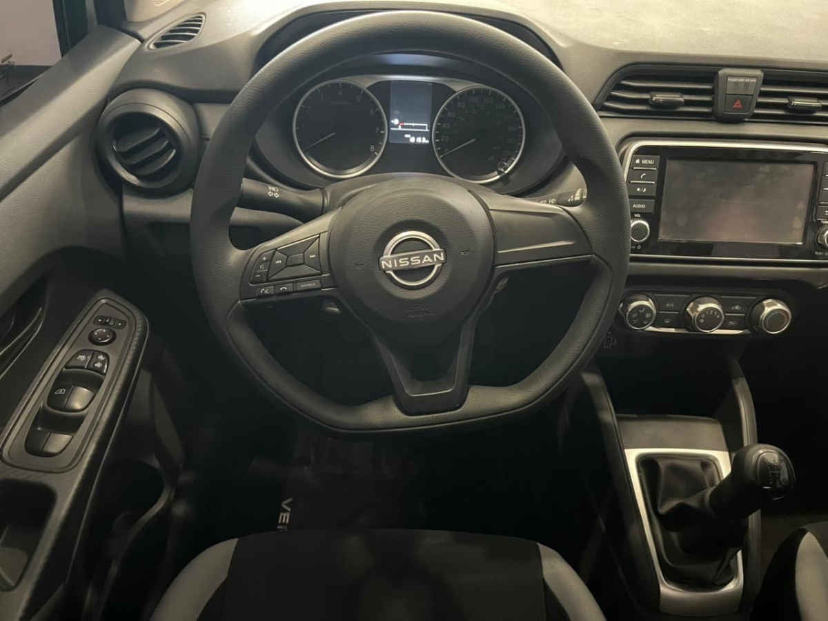 2025 Nissan Versa 4p Sense L4/1.6 Man