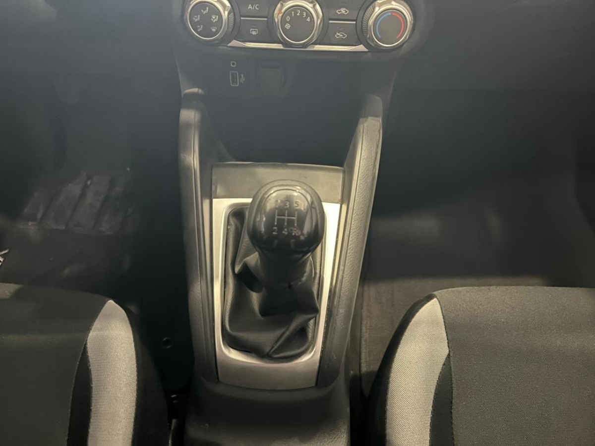 2025 Nissan Versa 4p Sense L4/1.6 Man