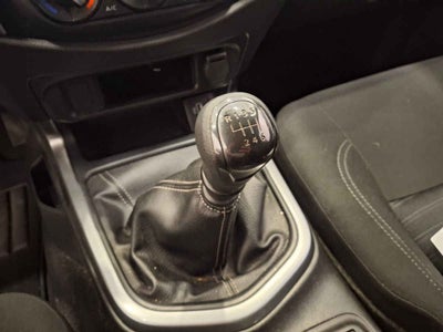 2024 Nissan Frontier 4p LE L4/2.5 Man