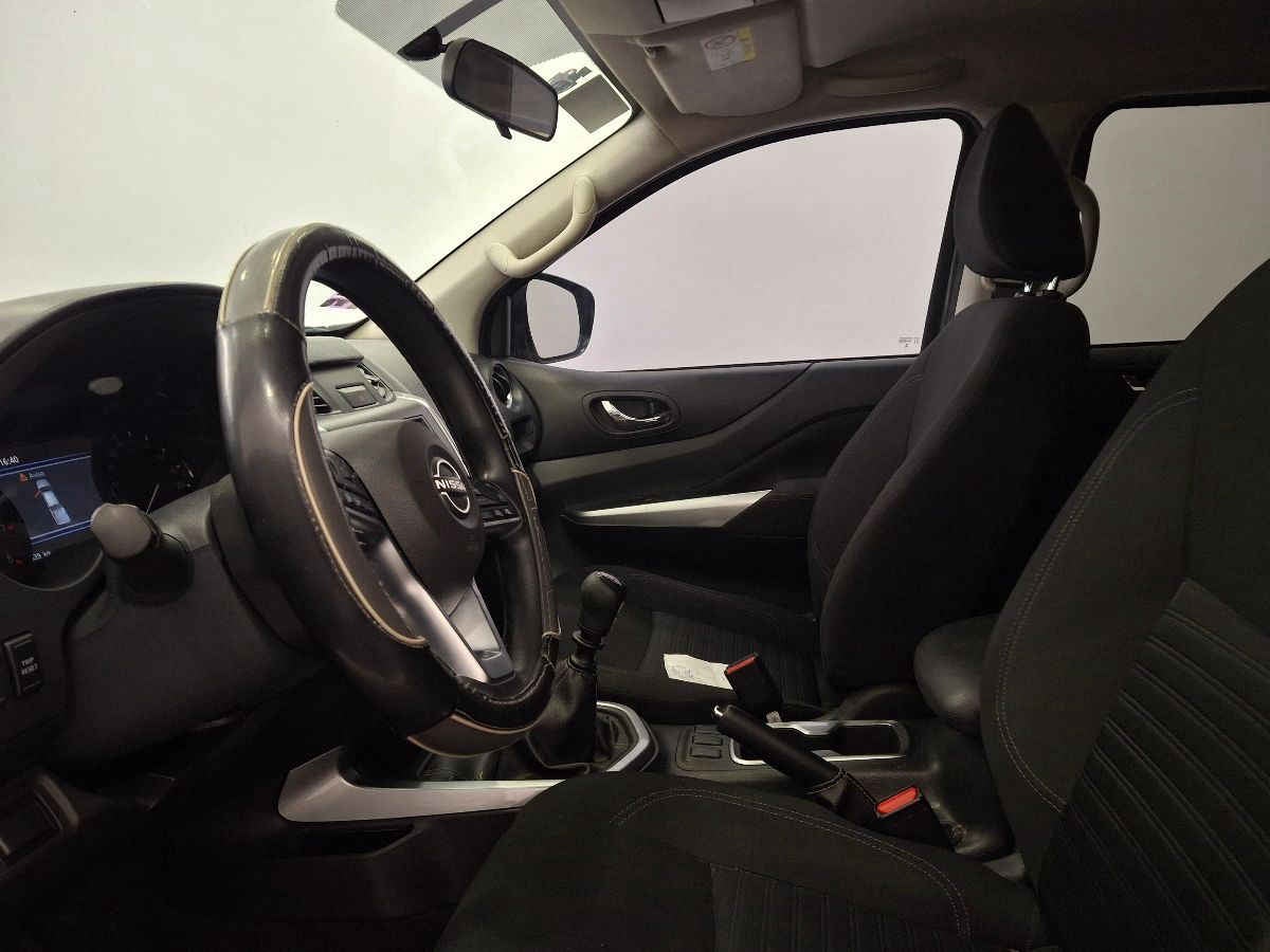 2024 Nissan Frontier 4p LE L4/2.5 Man