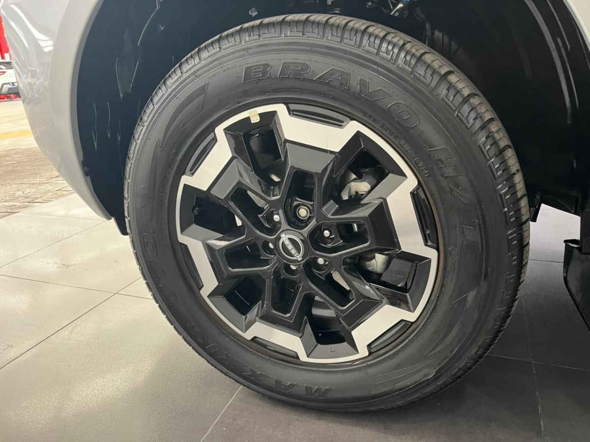 2024 Nissan Frontier 4p Platinum LE Diesel L4/2.5/T 4x4 Aut