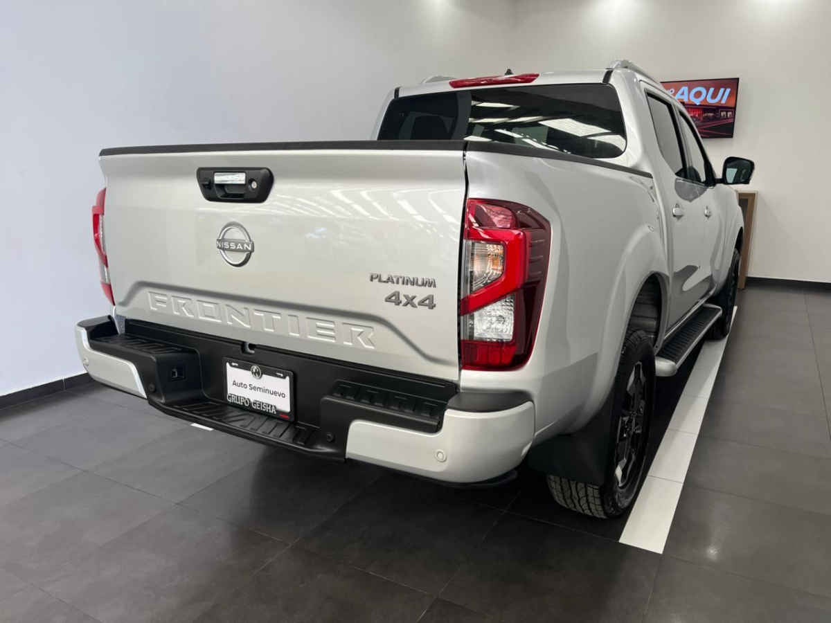 2024 Nissan Frontier 4p Platinum LE Diesel L4/2.5/T 4x4 Aut