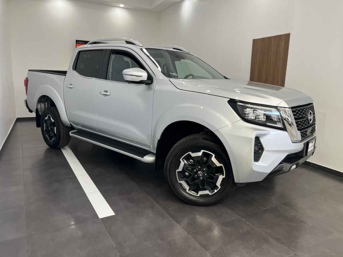 2024 Nissan Frontier 4p Platinum LE Diesel L4/2.5/T 4x4 Aut