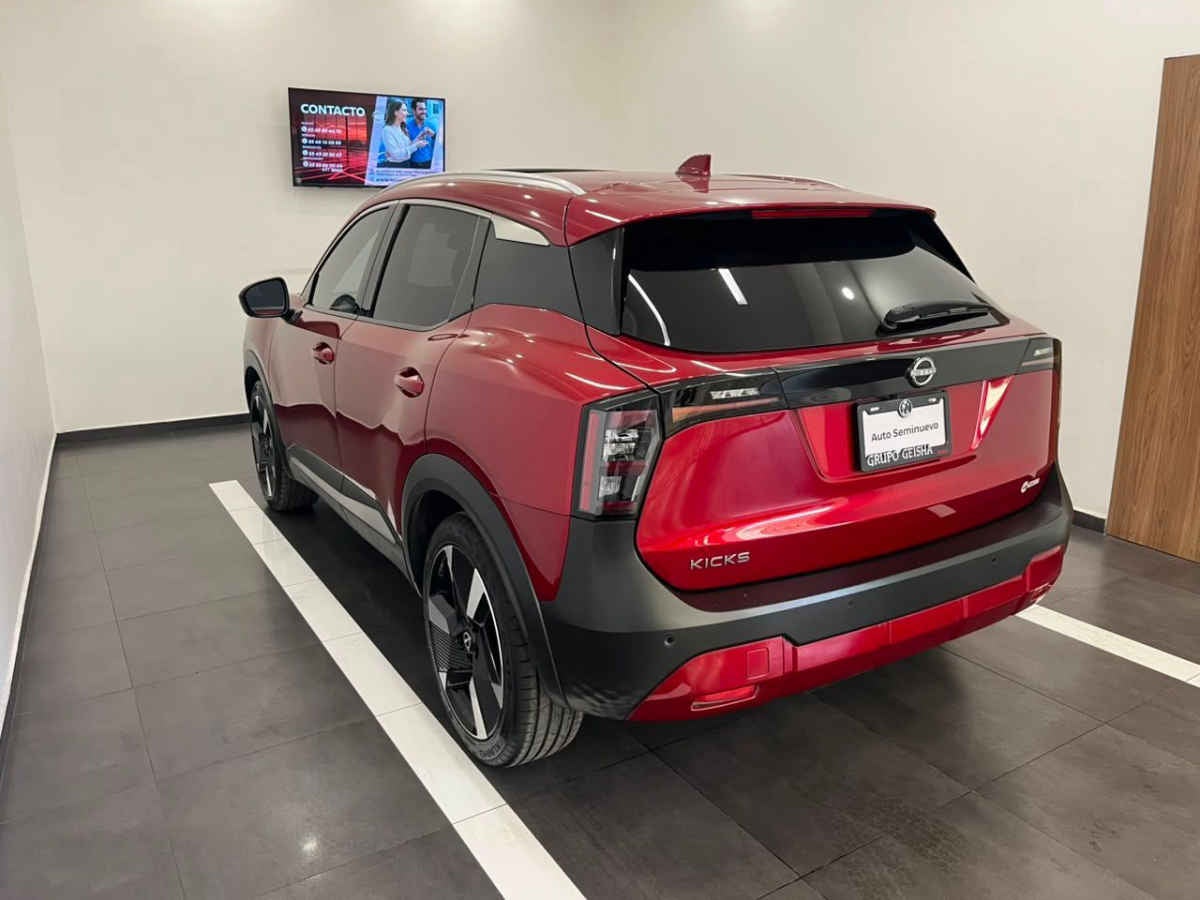 2025 Nissan Kicks 5p Platinum L4/2.0 Aut