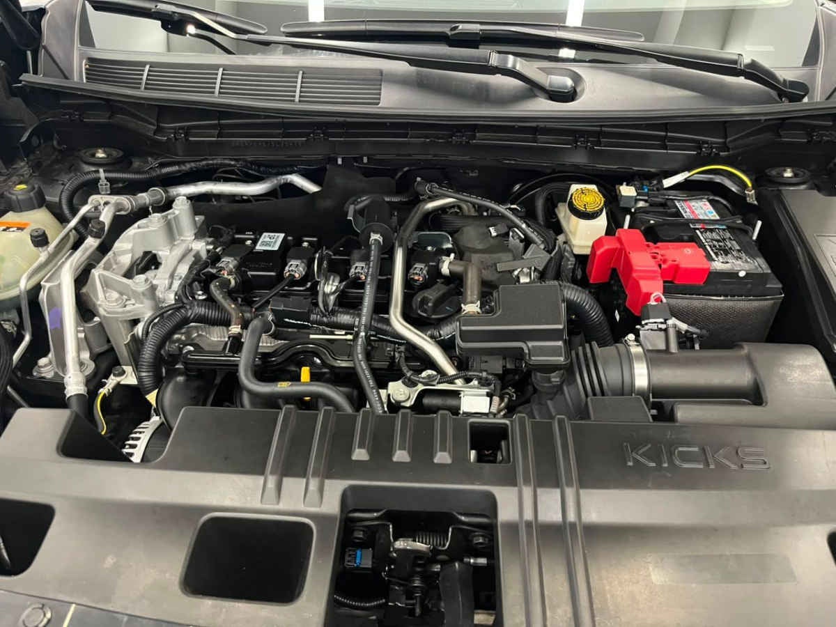 2025 Nissan Kicks 5p Advance L4/2.0 Aut