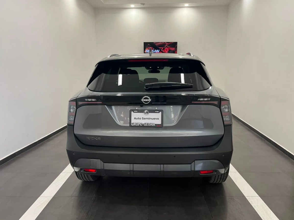 2025 Nissan Kicks 5p Advance L4/2.0 Aut