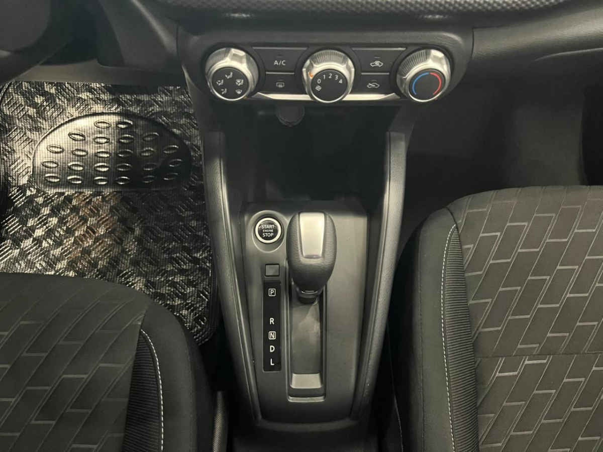 2025 Nissan Kicks 5p Advance L4/2.0 Aut
