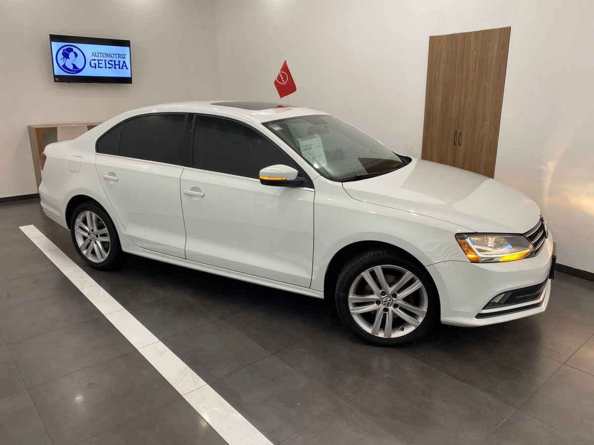 2018 Volkswagen Jetta 4p Sportline L5/2.5 Aut