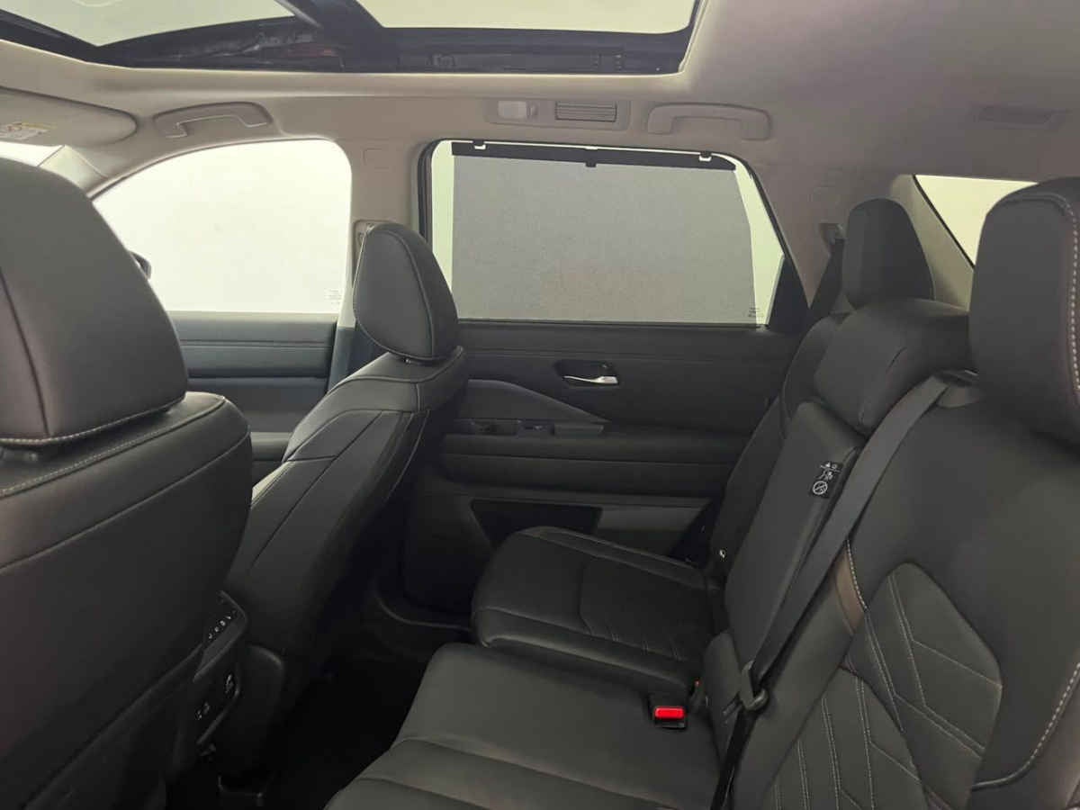 2025 Nissan Pathfinder 5p Platinum V6/3.5 Aut