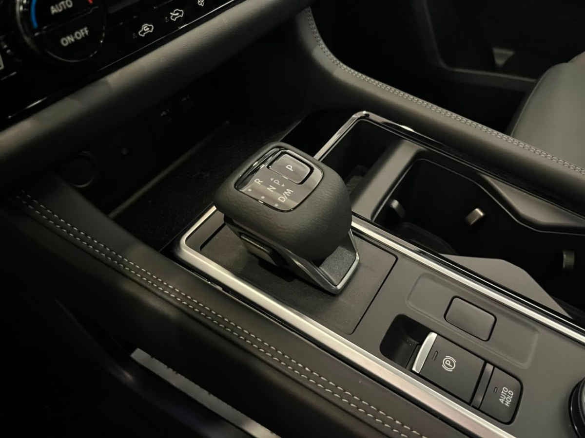 2025 Nissan Pathfinder 5p Platinum V6/3.5 Aut
