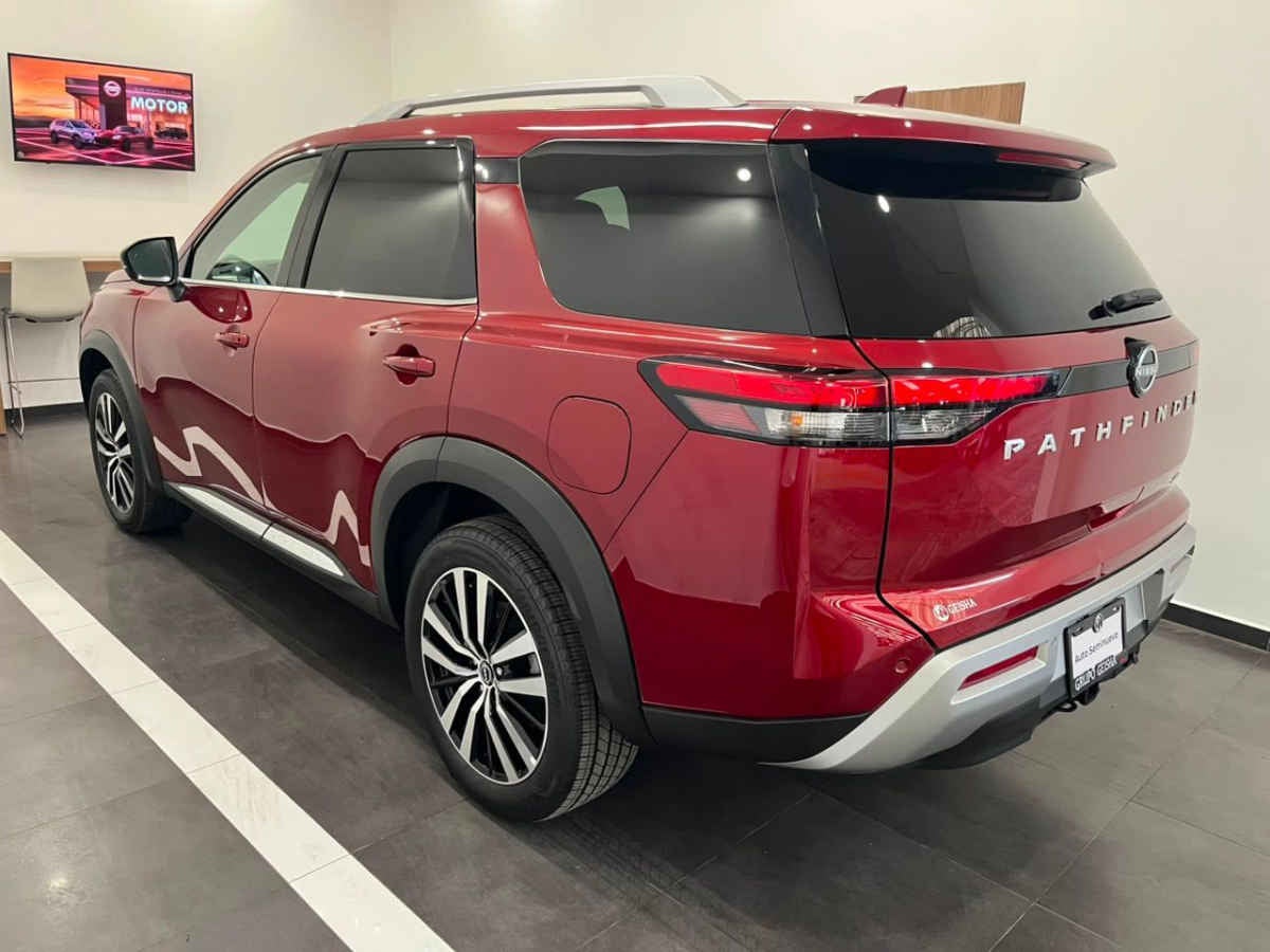 2025 Nissan Pathfinder 5p Platinum V6/3.5 Aut