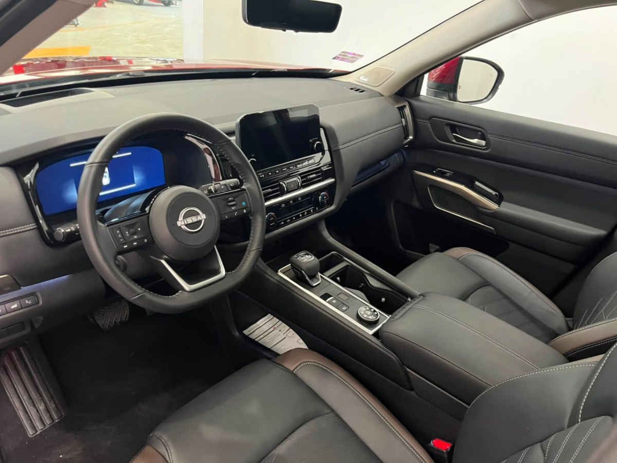 2025 Nissan Pathfinder 5p Platinum V6/3.5 Aut