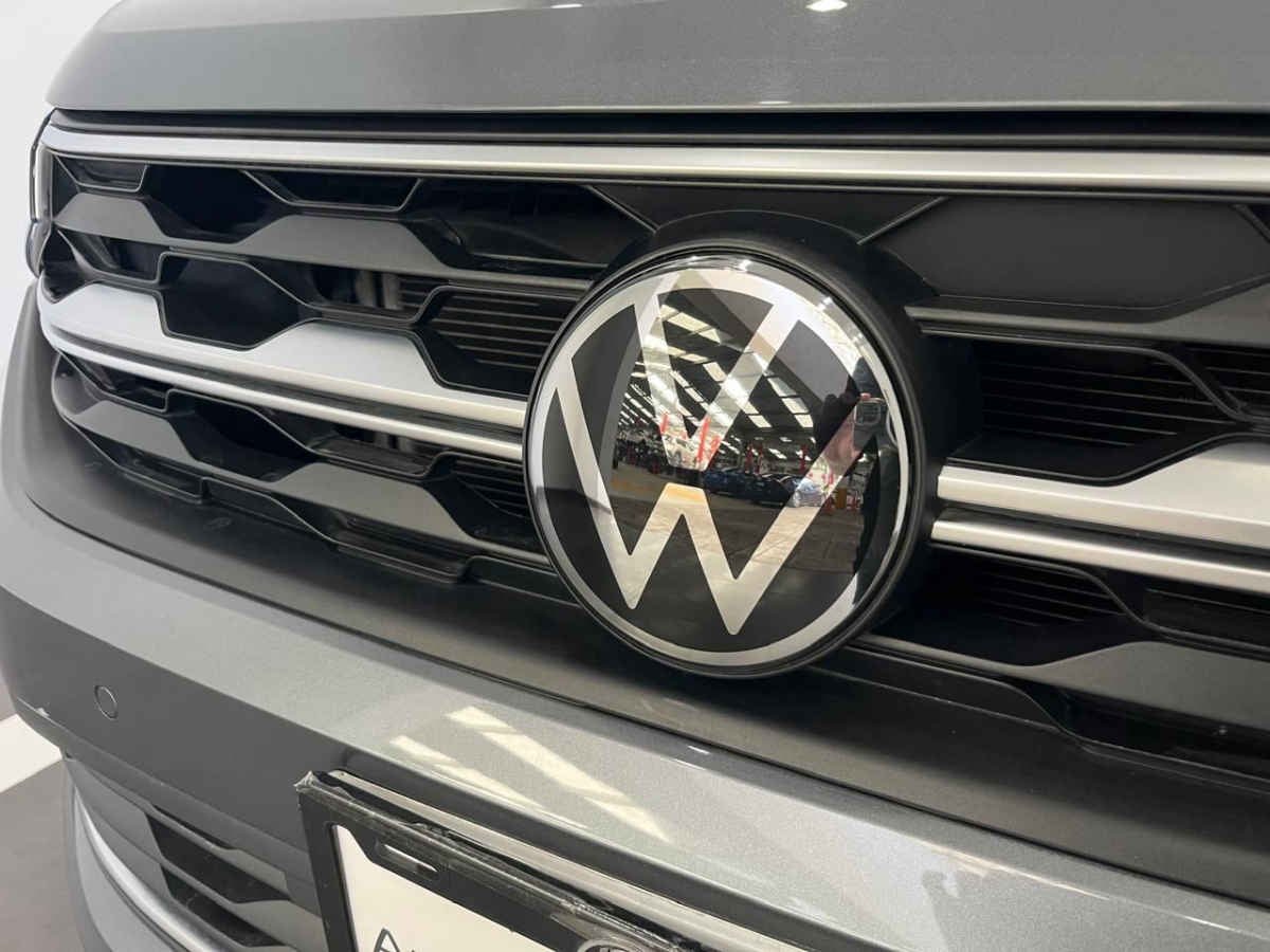 2023 Volkswagen Nivus 5p Highline L3/1.0/T Aut