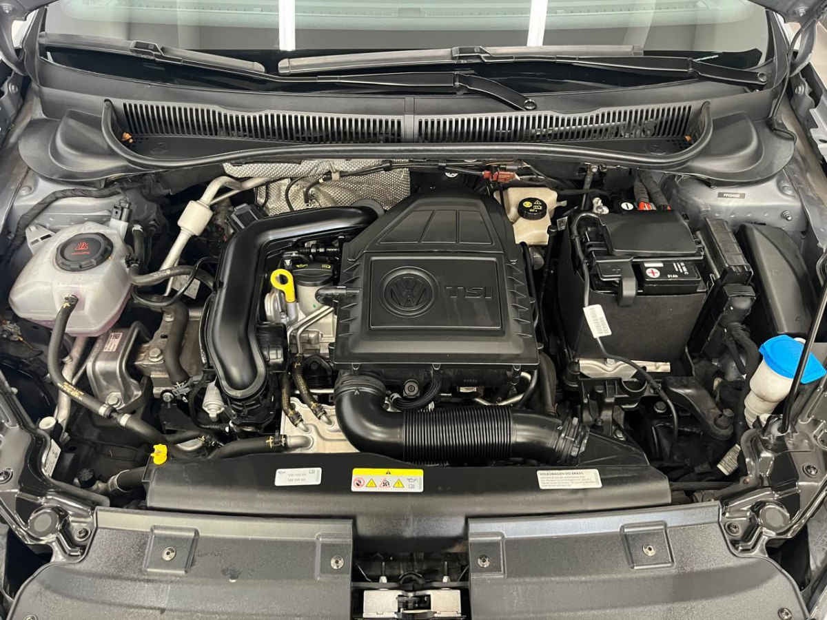 2023 Volkswagen Nivus 5p Highline L3/1.0/T Aut