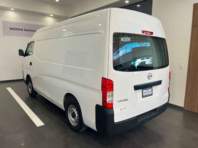 2025 Nissan Urvan 4p Amplia L4/2.5 Man