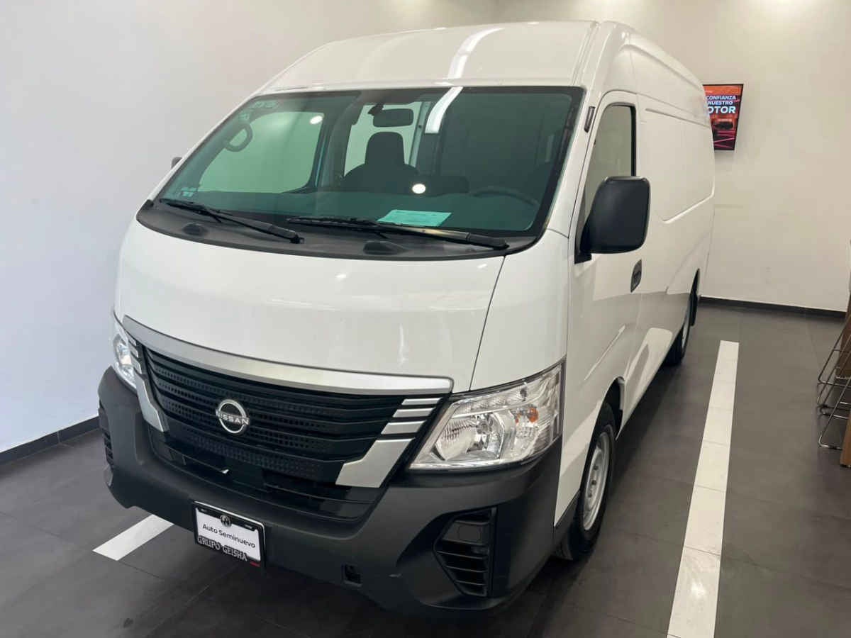 2025 Nissan Urvan 4p Amplia L4/2.5 Man