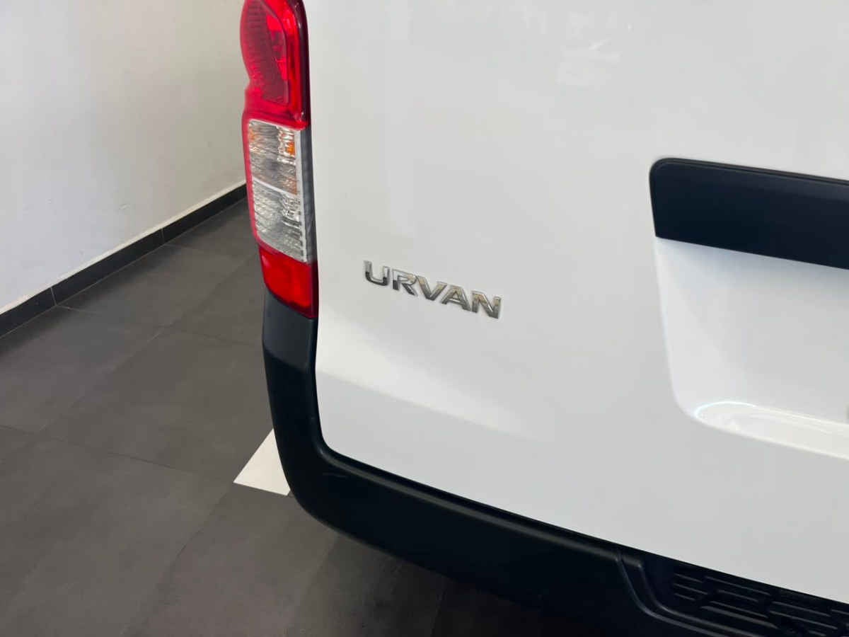 2025 Nissan Urvan 4p Amplia L4/2.5 Man