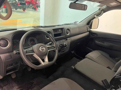 2025 Nissan Urvan 4p Amplia L4/2.5 Man