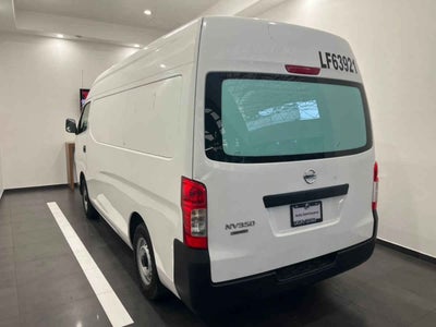 2022 Nissan Urvan 4p Amplia L4/2.5 Man A/A P/Seg