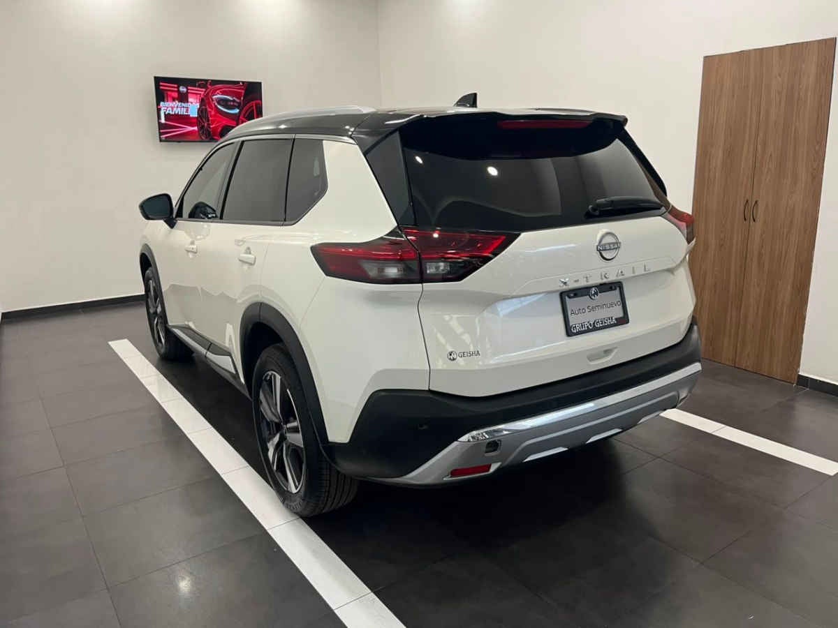 2025 Nissan X-Trail 5p Platinum 2 Row L4/2.5 Aut