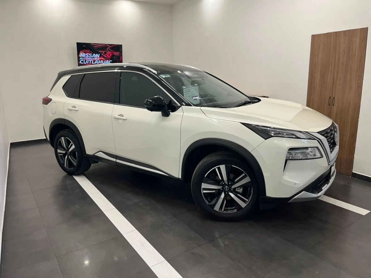 2025 Nissan X-Trail 5p Platinum 2 Row L4/2.5 Aut