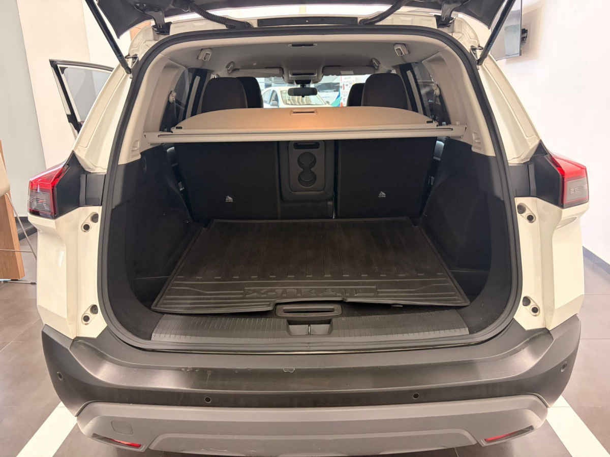 2024 Nissan X-Trail 5p Exclusive 2 Row L4/2.5 Aut