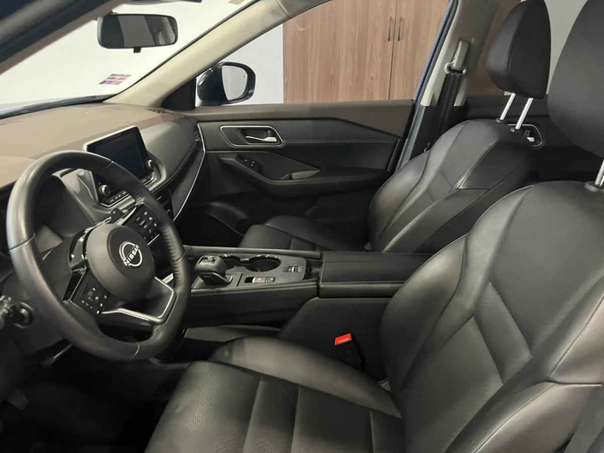 2025 Nissan X-Trail 5p Exclusive 2 Row L4/2.5 Aut