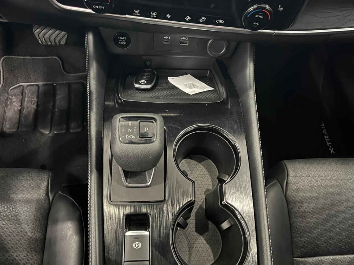 2025 Nissan X-Trail 5p Exclusive 2 Row L4/2.5 Aut