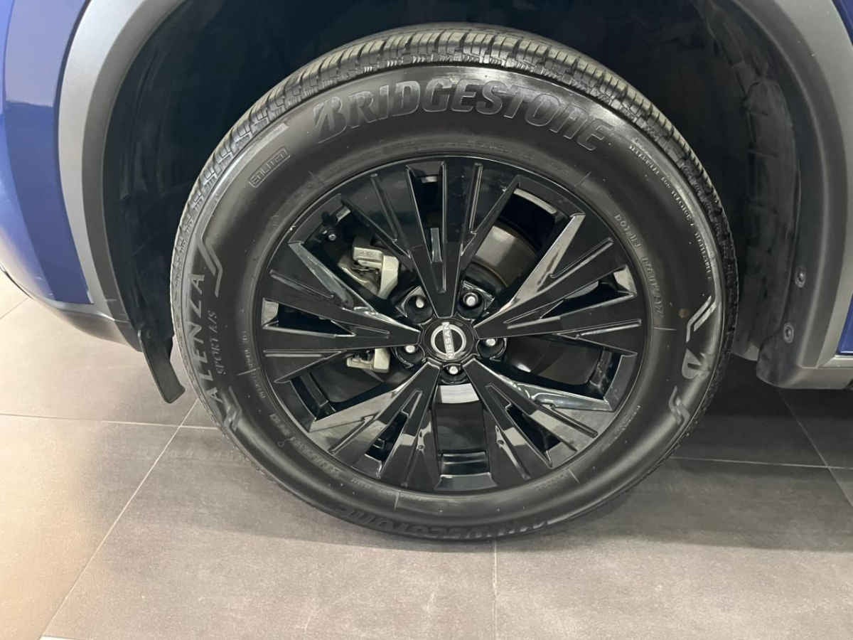 2025 Nissan X-Trail 5p Exclusive 2 Row L4/2.5 Aut