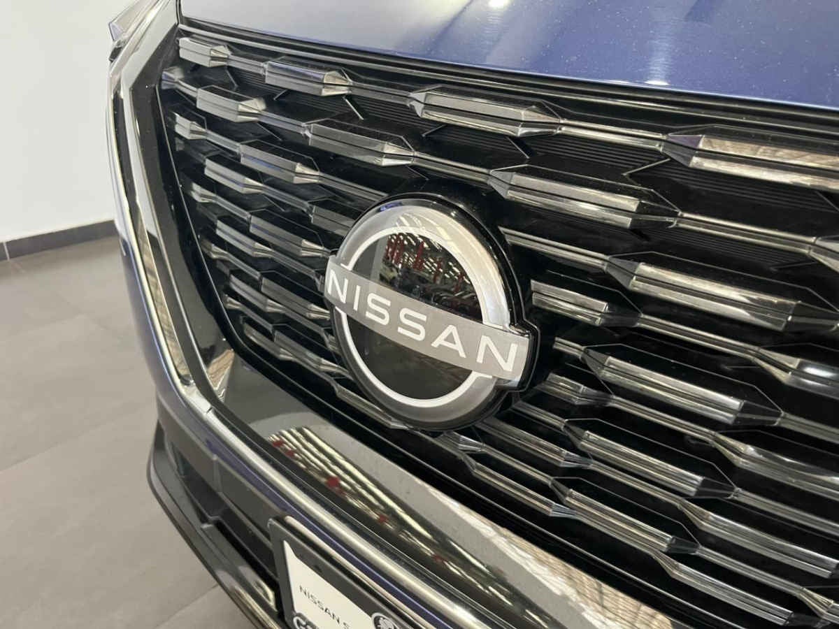2025 Nissan X-Trail 5p Exclusive 2 Row L4/2.5 Aut