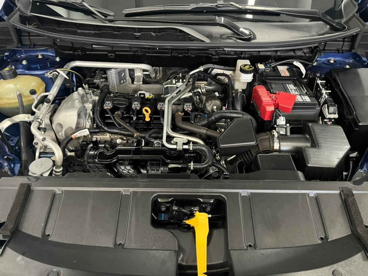 2025 Nissan X-Trail 5p Exclusive 2 Row L4/2.5 Aut