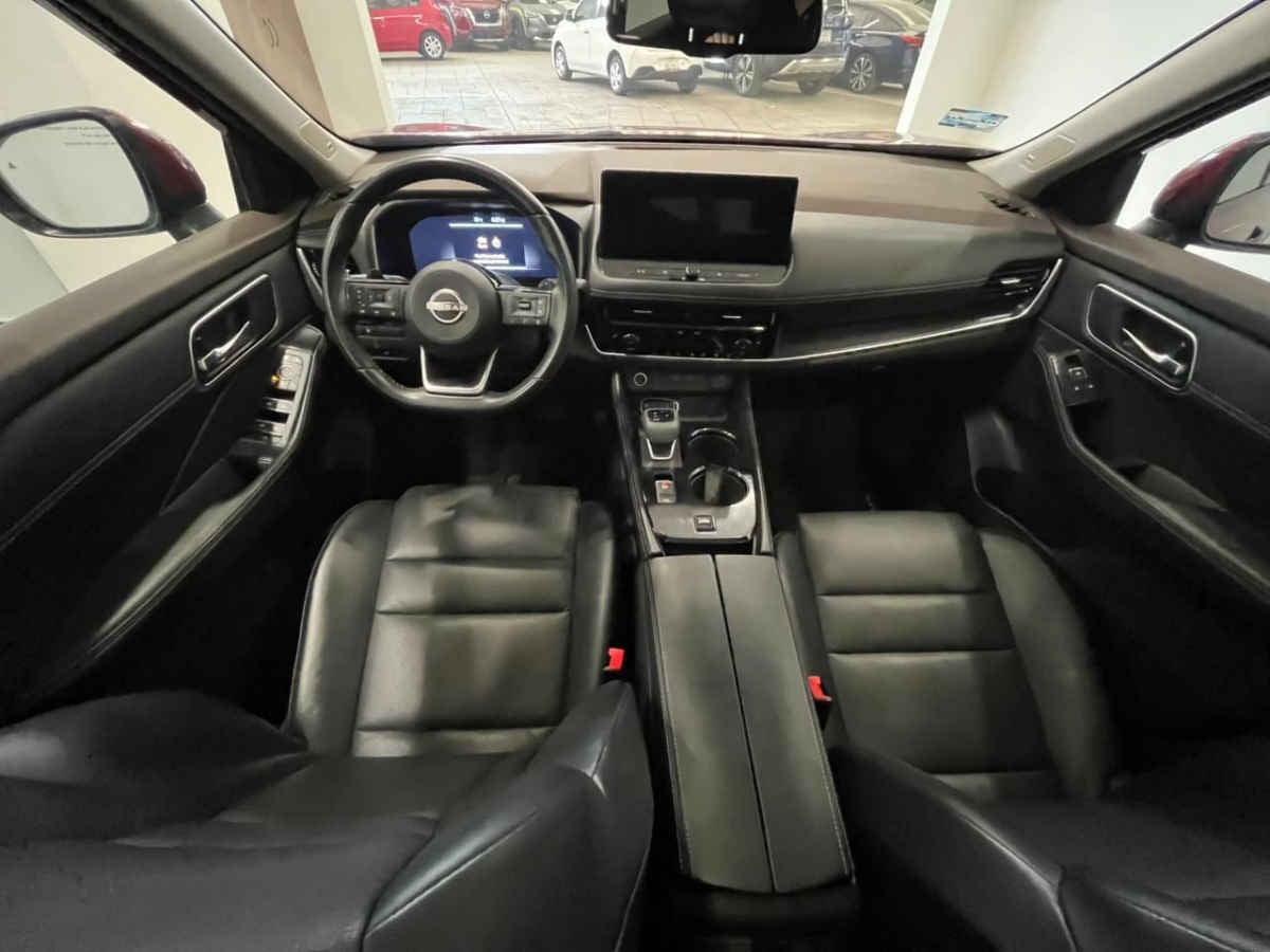 2023 Nissan X-Trail 5p Platinum 2 Row L4/2.5 Aut