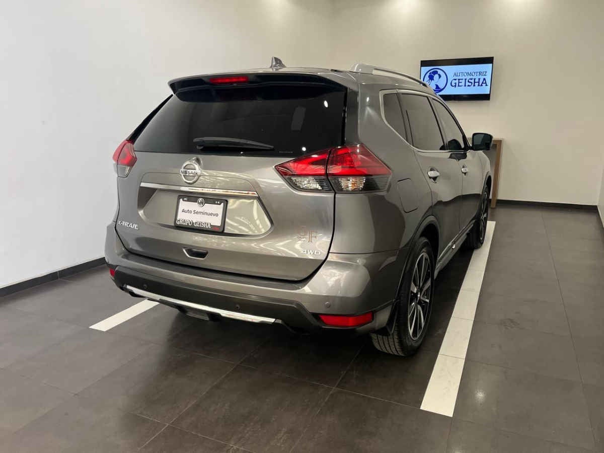 2022 Nissan X-Trail 5p Exclusive 3 L4/2.5 Aut Banca abatible