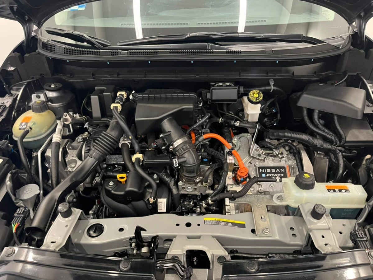2023 Nissan Kicks 5p Platinum e-Power HEV L3/1.2 Aut