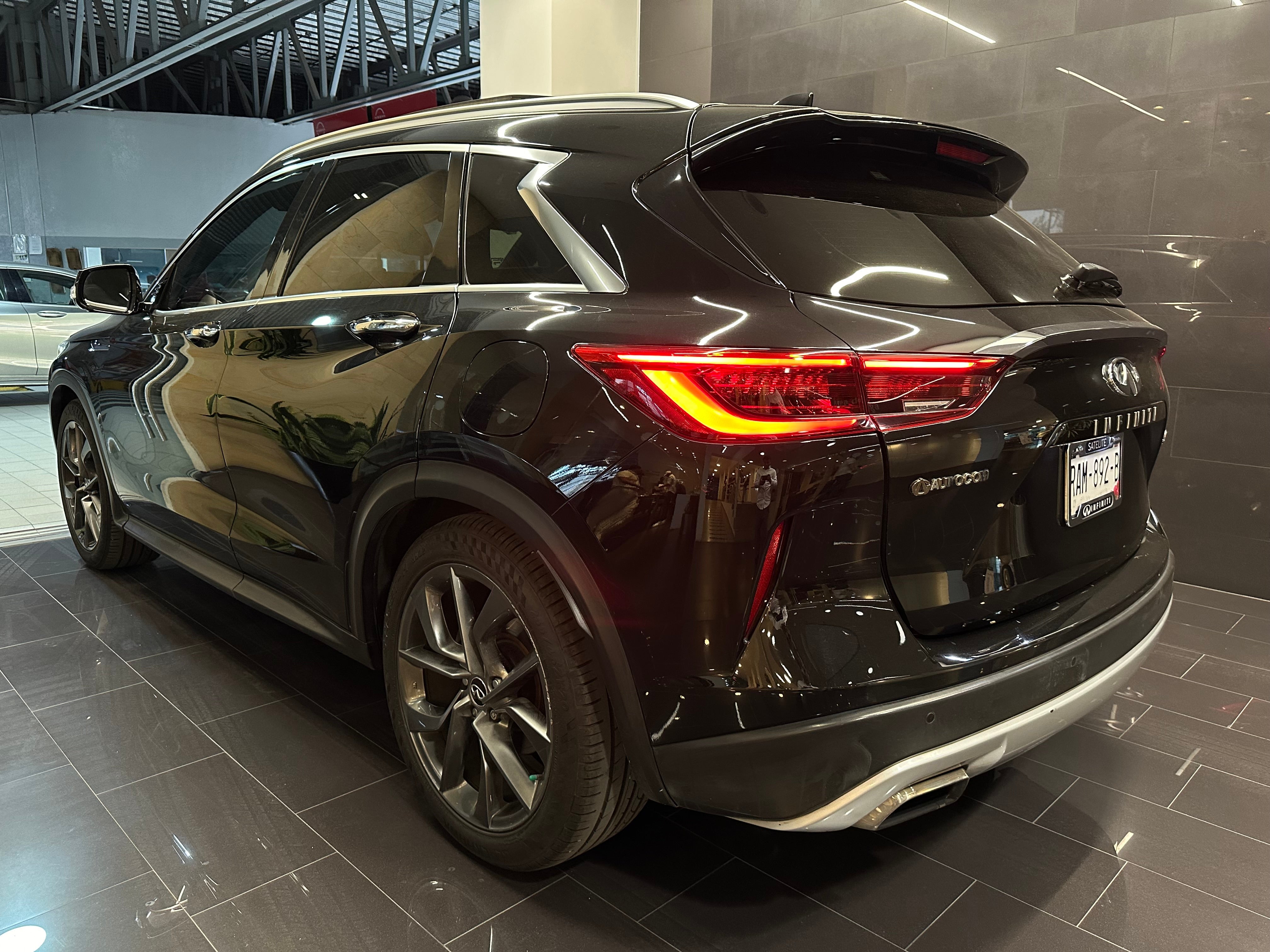 2019 INFINITI QX50 ESSENTIAL L4 2.0T 268 CP 5 PUERTAS AUT PIEL BA AA QC