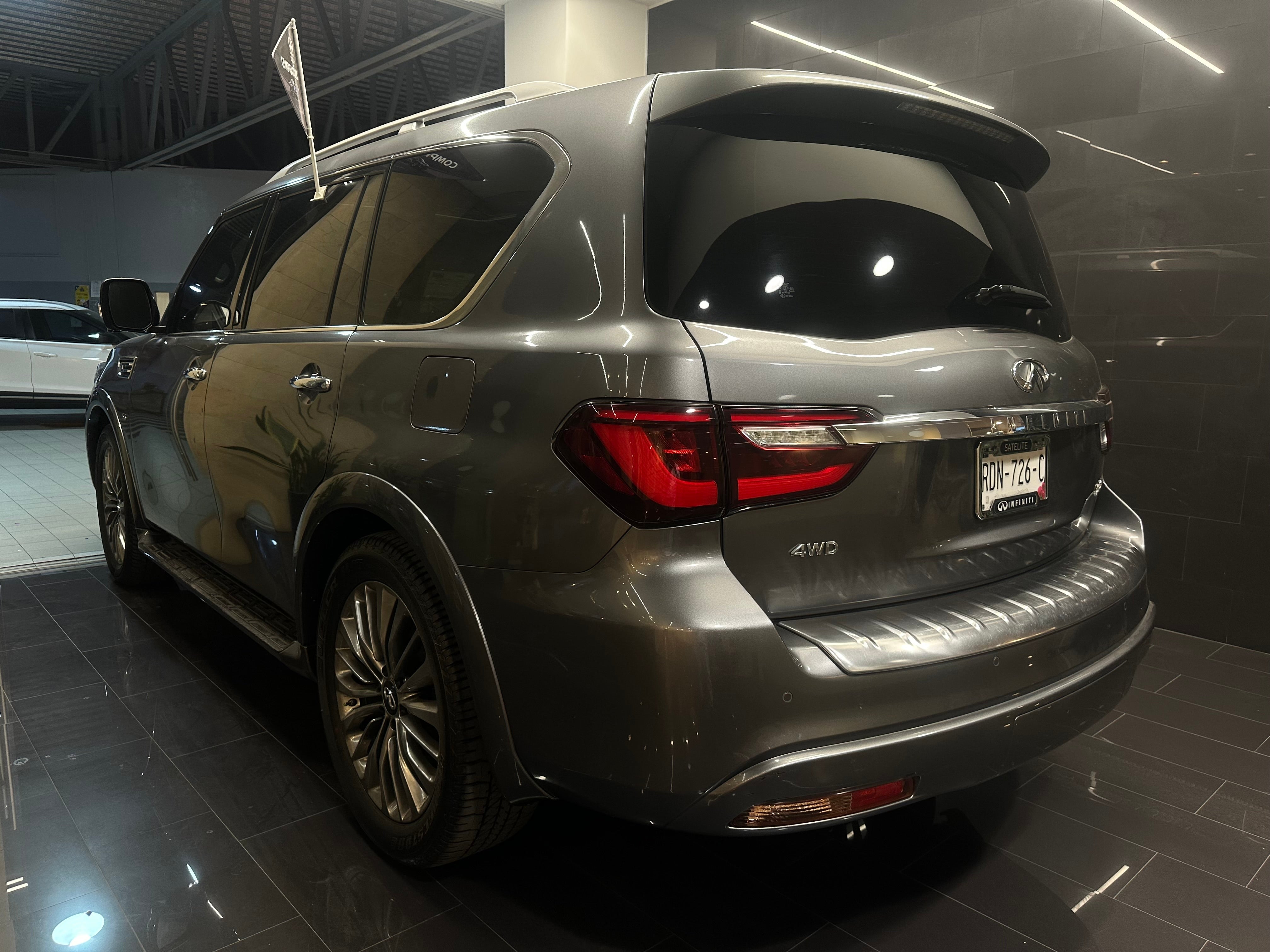 2020 INFINITI QX80 SENSORY, 5.6L, 5 PUERTAS, AUT, 8 PASAJEROS