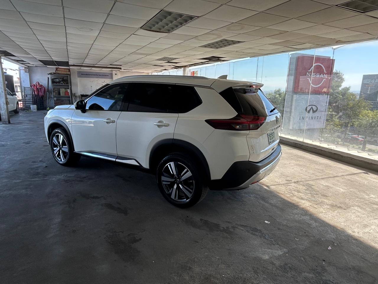 2023 Nissan X-Trail PLATINUM, L4, 2.5L, 181 CP, 5 PUERTAS, AUT CVT