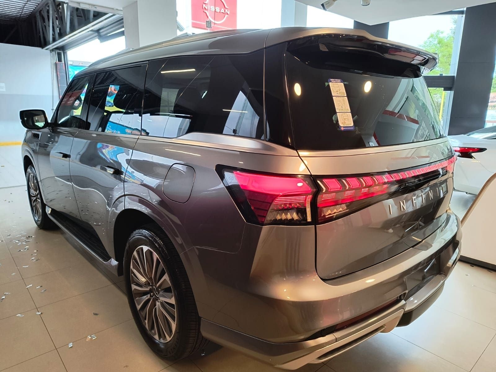 2025 INFINITI QX80 3.5 Sensory 8 pasajeros At