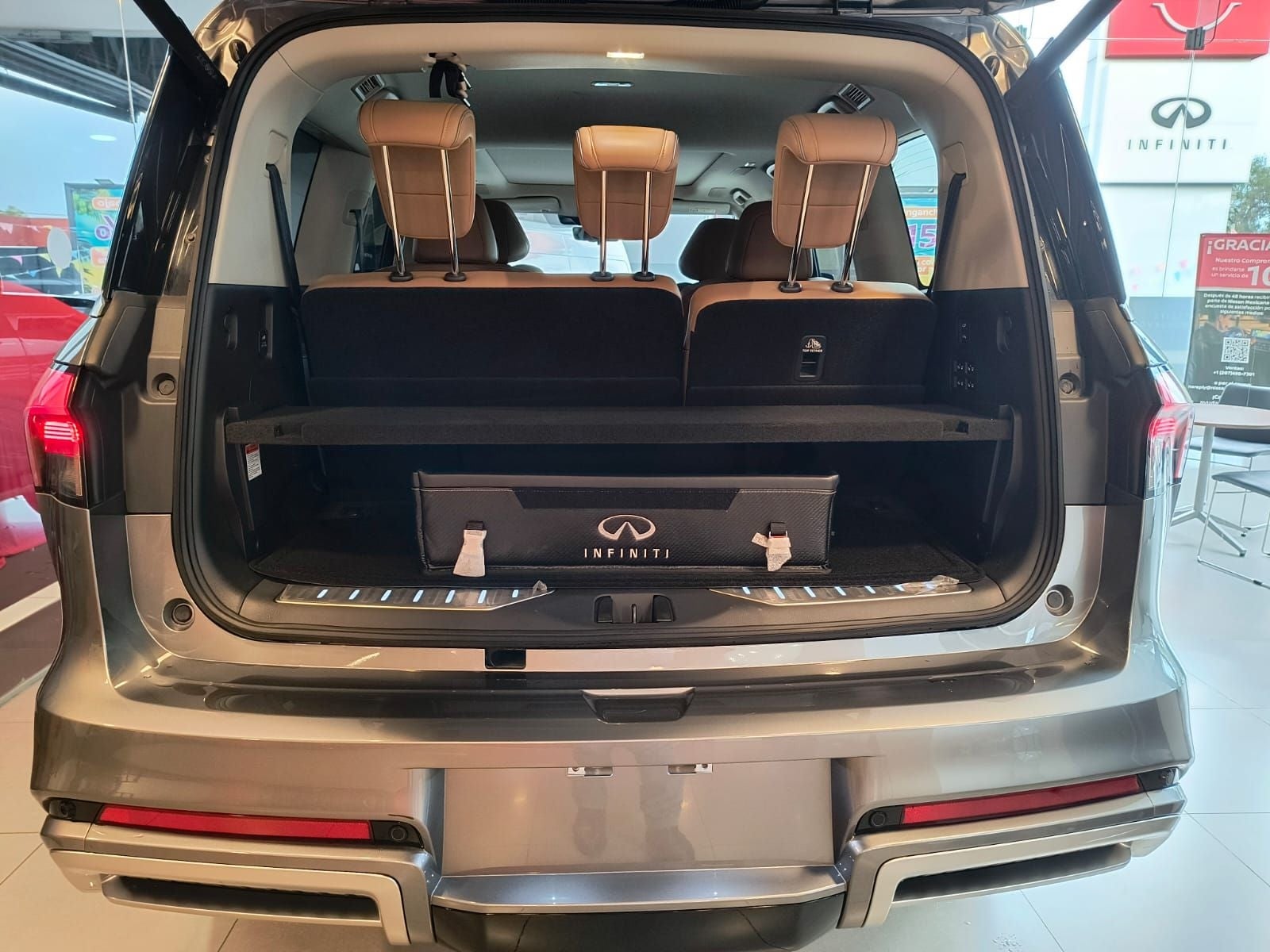 2025 INFINITI QX80 3.5 Sensory 8 pasajeros At