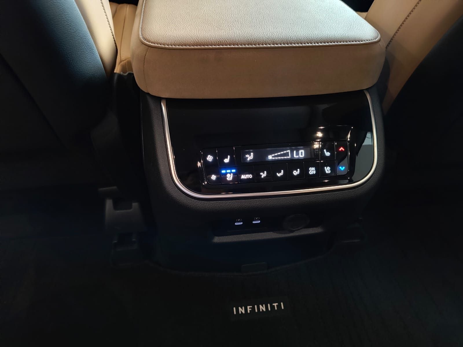 2025 INFINITI QX80 3.5 Sensory 8 pasajeros At