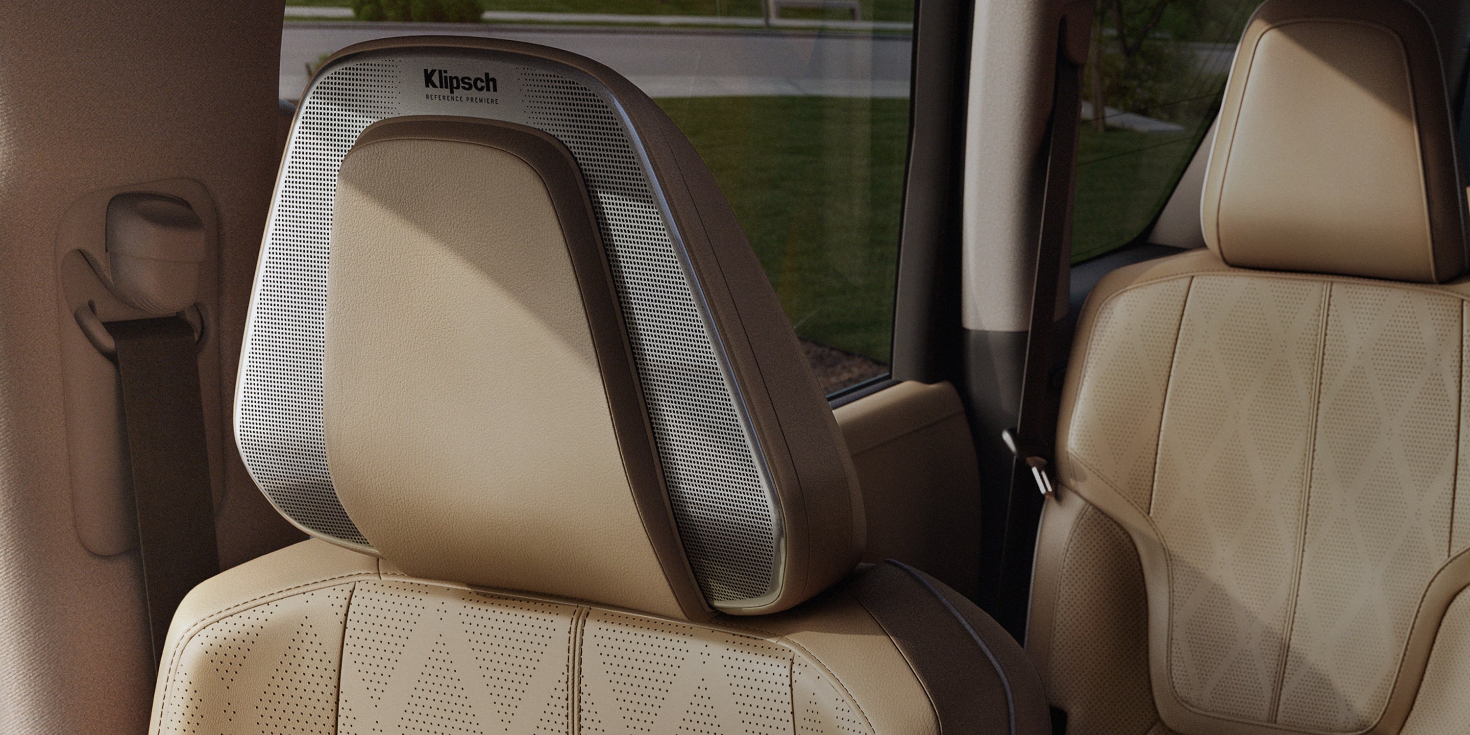 2025 INFINITI QX80 Klipsch audio system